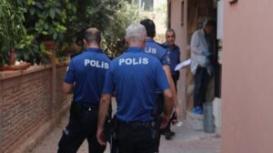 Cezaevinden çıktı dehşet saçtı! Bıçakla eski sevgilisinin evini bastı: 2 yaralı