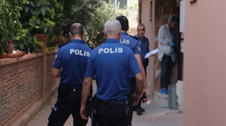 Cezaevinden çıktı dehşet saçtı! Bıçakla eski sevgilisinin evini bastı: 2 yaralı