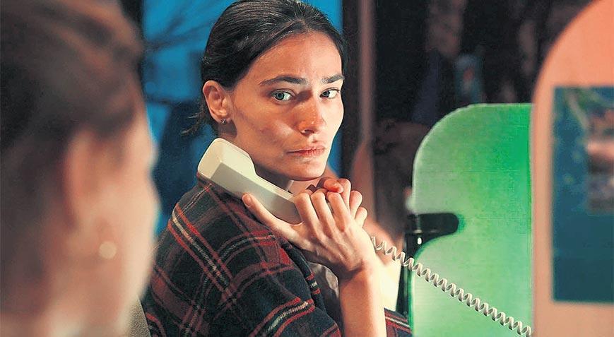 Confidente’in Arzu’sunda 90’ların gölgeleri: Müjde Işıl ile özel söyleşi