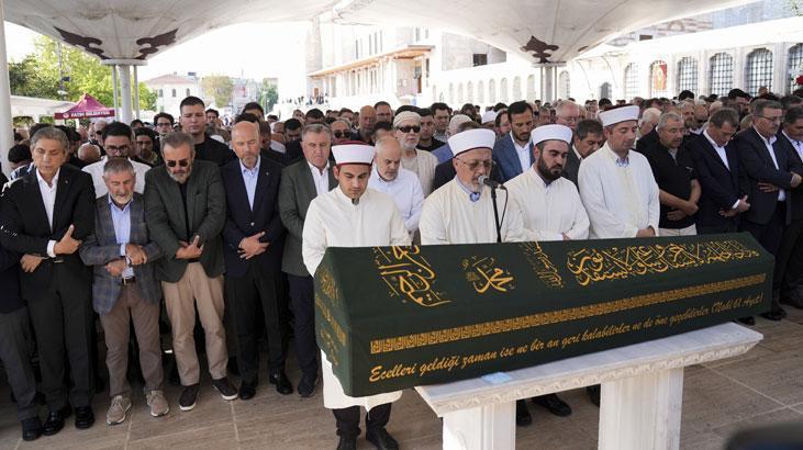 Fatih Camisi’nde İkindi Namazı Sonrası Kefeli Cenaze Töreni: Taziye ve Defin