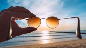 Güneş gözlüğünü neden 4 mevsim kullanmalıyız? ‘Koyu cam aldatıcı’