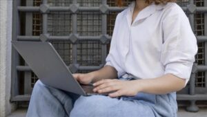 Hanehalkı Bilişim Teknolojileri Kullanımı 2025: İnternet ve e-Devlet Entegrasyonu