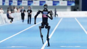 İlk kez düzenlenen robot olimpiyatları rekorlar ve aksiliklerle tamamlandı