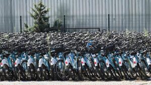 İSBİKE’nin yüzlerce bisikleti hurdalık alanda atıl durumda bekletiliyor