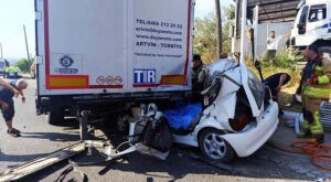 İzmir–Ankara kara yolunda korkutan trafik kazası: İki kardeş yaşamını yitirirken kuzenleri ağır yaralandı