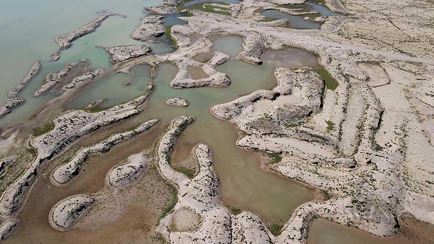 İzmir’de barajlar kurudu, obruklar oluşmaya başladı! Kritik uyarı: ‘40 günlük su kaldı’