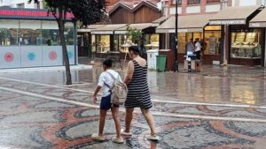 Meteoroloji uyardı! Edirne’de sağanak ve dolu etkili oldu