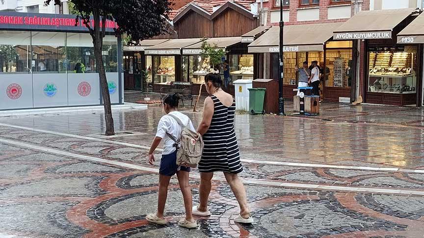 Meteoroloji uyardı! Edirne’de sağanak ve dolu etkili oldu