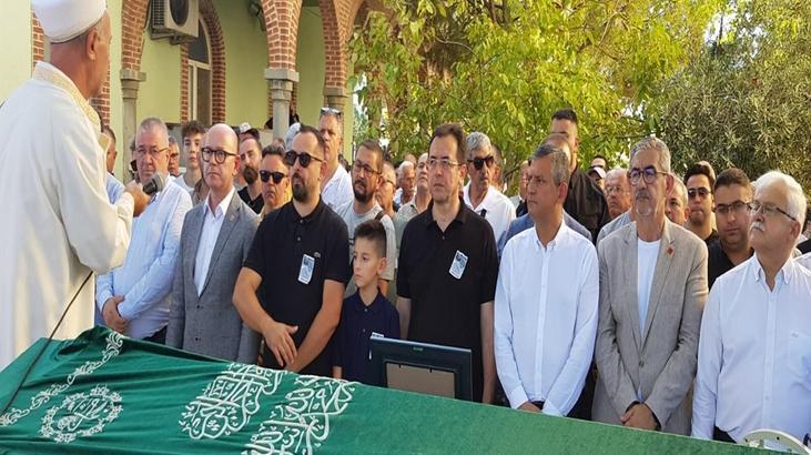 Özgür Özel, Burhaniye’de Cenaze Törenine Katıldı: Siyasi Konuşma İçermeyen Ziyaret