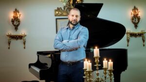 “Piyano beni bana yeniden anlatan eşsiz bir enstrüman”