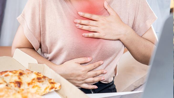 Reflüye neştersiz çözüm! Bu yöntemle ne ameliyat ne de sürekli ilaç gerekli