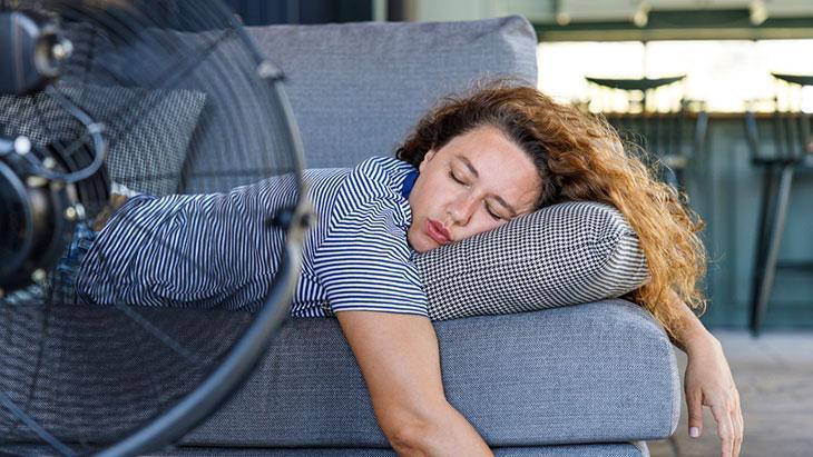 Sıcaklıklardaki 10 derecelik artış uyku kalitesini yüzde 20 düşürüyor