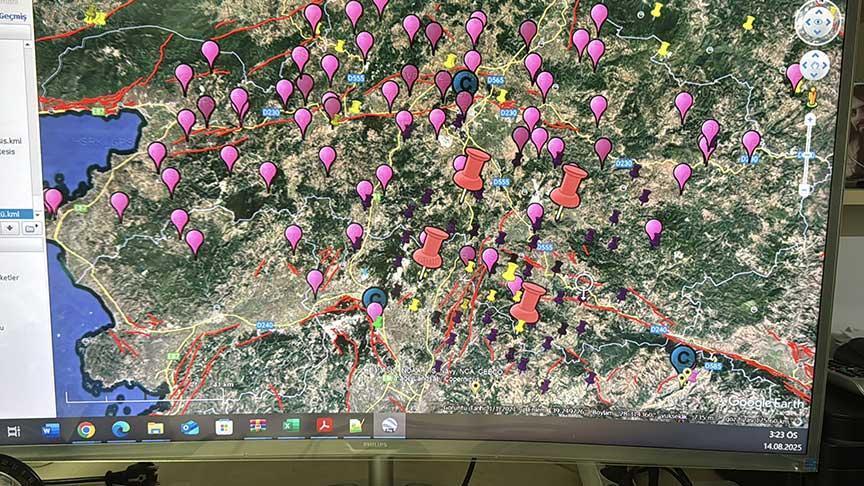 Sındırgı’da 6,1 büyüklüğündeki depreme ilişkin yeni detay: ‘Yer kabuğunda 2 cm salınım var’