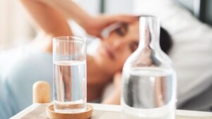 Susuzluk hissi olmasa da su için! Sıvı kaybı fark edilmeden ilerliyor