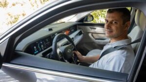 Togg T10X ile Balkan Turu: Elektrikli Aracın Sınırları ve İnsanların Merakı