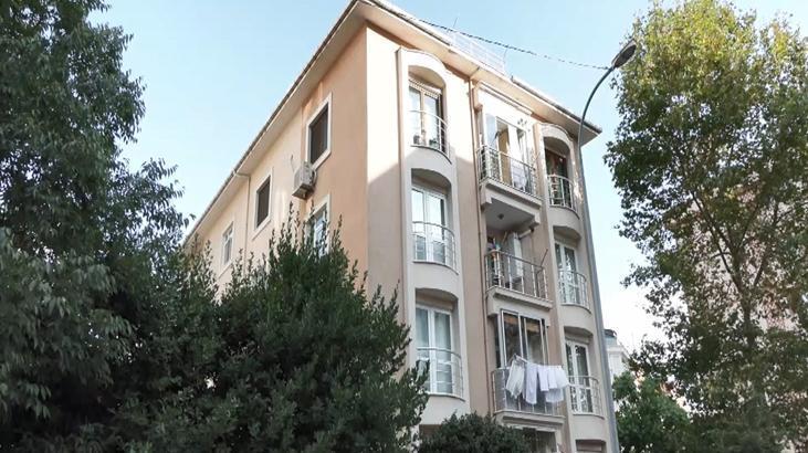 Ümraniye’de 5 katlı binanın çatısında yangın çıktı! Ekipler hemen müdahale etti