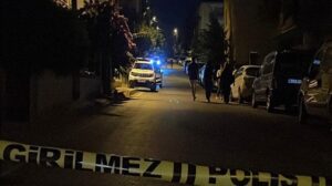 Ümraniye’de sokak ortasında kadına satırlı saldırı