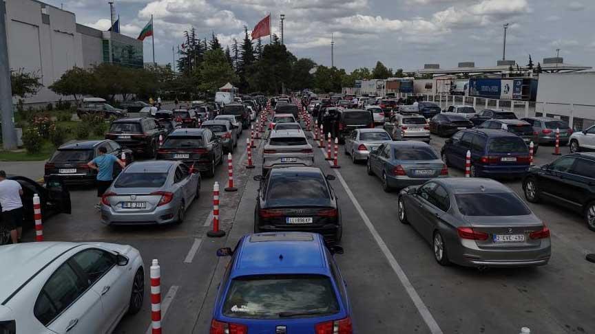 Veda vakti geldi, gözyaşları sel oldu! ‘Burada kalabilmeyi çok isterdik’