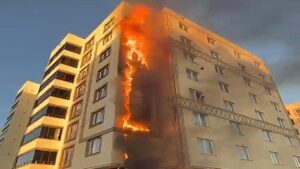 Yangın Alarmını Fark Eden Refakatçiler: Binayı Tahliye Ettirip Koruma Sağladılar