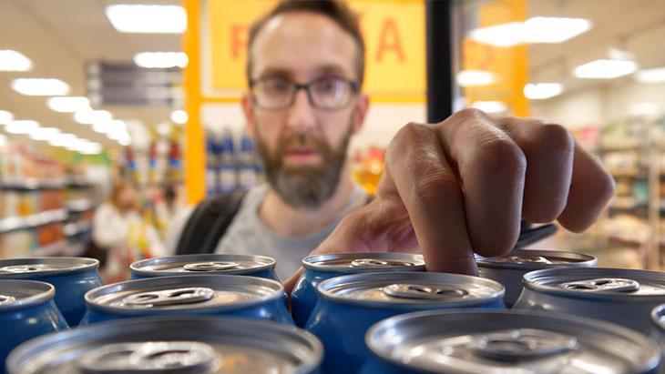 Yaz sıcağında kalbin düşmanı enerji içeçeği! Serinletmiyor, yavaş yavaş yıpratıyor