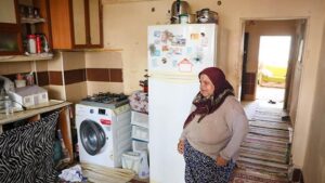 Zor Günlerde Tek Başına Kalan Dudu Teyze: Yıkıma Girecek Ev ve Destek Bekleyişi