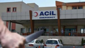 Aile içi Kavga Sonrası Bıçaklı Saldırı: Baba Hayatını Kaybetti, Oğlan Ağır Yaralı