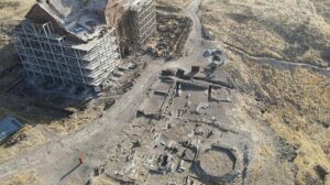 Ani Ören Yeri’nde Selçuklu Kümbetiyle Anadolu’da Türk-İslam Devri İçin Yeni Bir Kapı