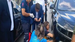 Balıkesir’de Konvoydaki Kedinin Kurtarılma Anı ve Sağlık Kontrolü