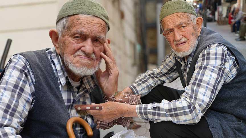 Bedesten’in Şemsiyeci Kahramanı: Dursun Yıldız’ın Günlük Yoğunluğu