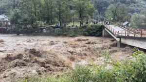 Çamlıhemşin-Ayder Yolu Yeniden Açıldı: Tahliye ve Enerji Azaltma Çalışmaları Devam Ediyor
