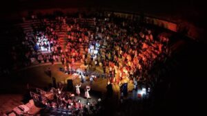 Ceneviz İzlerinde Zafer Akşamı: Konuralp’te 30 Ağustos coşkusunu müzikle buluşturan bir gece