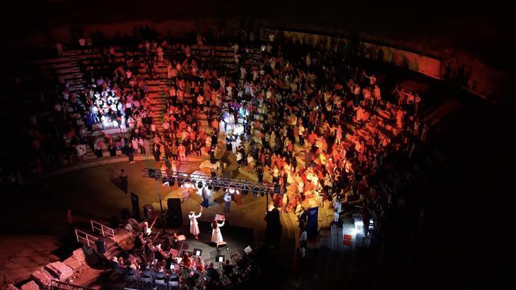 Ceneviz İzlerinde Zafer Akşamı: Konuralp’te 30 Ağustos coşkusunu müzikle buluşturan bir gece