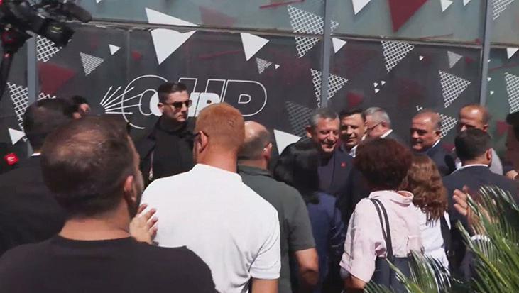 CHP İstanbul İl Kongresi’nde Görevden Uzaklaştırılanlar İçin Geçici Kurul Atandı ve MYK Tartışmaları Sürüyor