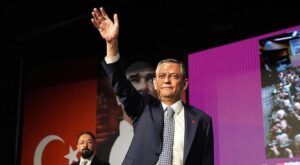 CHP’de 22. Olağanüstü Kurultayı Öncesi Süreç ve Beklentiler