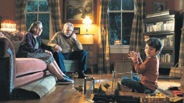 Chuck’ın Hayatı: Zamanın İçinde Kaybolmuş Duygusal Bir Ejder