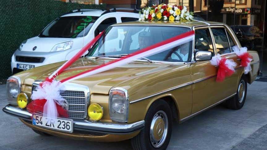Çınar Ailesinin Düğün Gününü Yeniden Yaşatan Sürpriz: 1974 Model Gelin Arabası ve 42 Yıllık Dayanışma