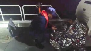 Denizdeki Tekne Faciasında Sahil Güvenlikten Hızlı Kurtarma: Aşılı Sağ salim