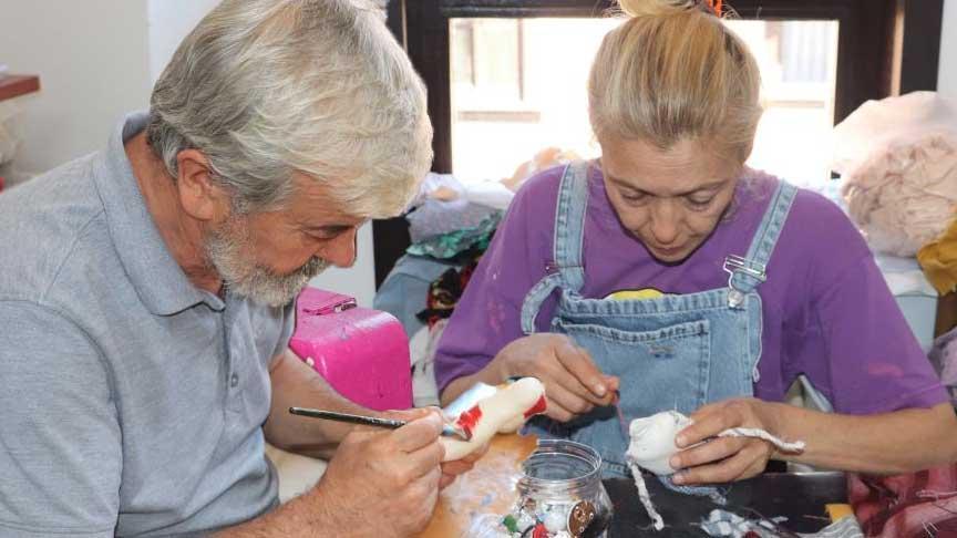 Doll Art: Özer Ailesiyle Bez Bebeklerden Dünyaya Taşınan Sanat ve Aile Girişimi