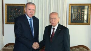 Erdoğan-Bahçeli Görüşmesi: Terörsüz Türkiye ve Yeni Anayasa Üzerine Beklentiler