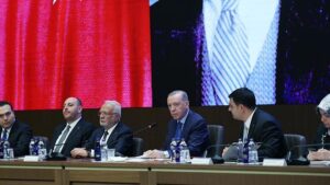 Erdoğan MKYK Toplantısında İç ve Dış Siyaseti Değerlendirdi: Yeni Katılımlar ve Katar Açıklamaları