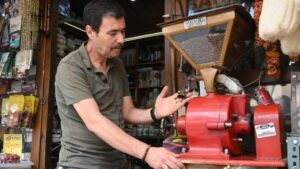 Eskişehir’de Zillerle Dükkan Daveti: Geleneksel Bir Giriş Sinyali