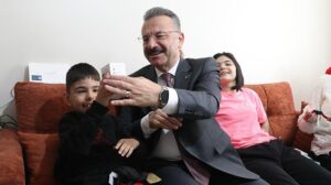 Evde Eğitimle Dandy Walker Sendromlu Kardeşlerin Günlük Yaşamı ve Umut Yolculuğu