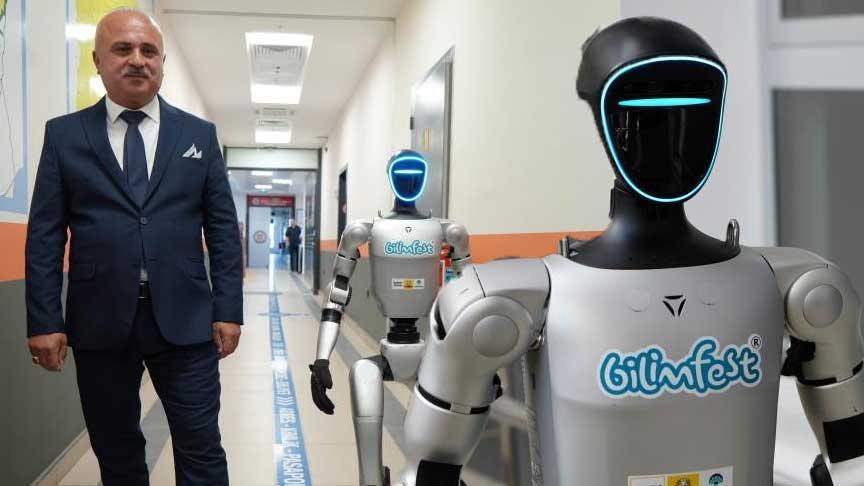 Festman Canik: Türkiye’nin İlk Fahri Nüfus Belgesi Alan İnsansı Robotu