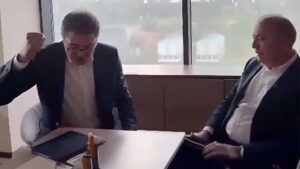 Gürsel Tekin’in İstanbul İl Başkanlığı Önündeki Gergin Günü ve Parti İçindeki Tartışmalar