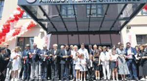 Hatay’a Yeni Umut: Mesut Yılmaz Ortaokulu ile Depremin Ardından Eğitim Atılımı