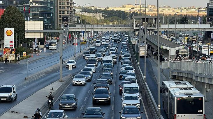 İstanbul’da Okul Başında Şehir Trafiği: Uyum Haftası Nedeniyle Yoğunluk
