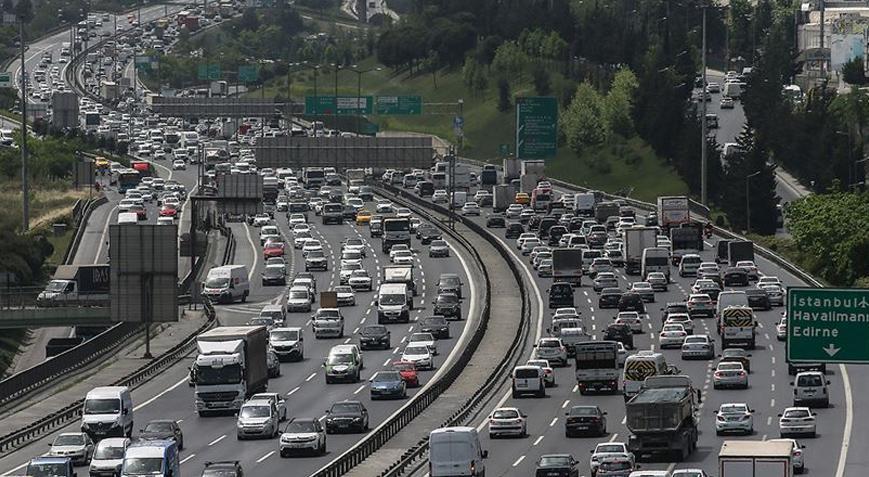 İstanbullu Akşam Trafiği: Okul Dönüşü Yoğunluk ve Toplu Taşıma Daralması