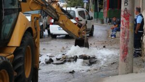İzmir Karabağlar’da Patlayan Borunun Etkileri ve Vatandaş Tepkisi