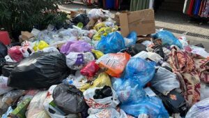 İzmir’de Çöplerin Yığılması ve Yangın Tehlikesi: Belediyeye Acil Çağrı