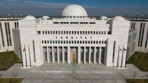 İzmir’de Sosyal Medya Paylaşımlarına Fedakâr Bir Yargı: Suça Övme Davasında Mahkeme Kararları